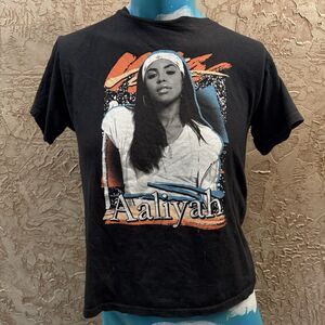 Aaliyah Youth T-Shirt Size L Black Graphic Tee 90s R&B Singer Licensed 2021